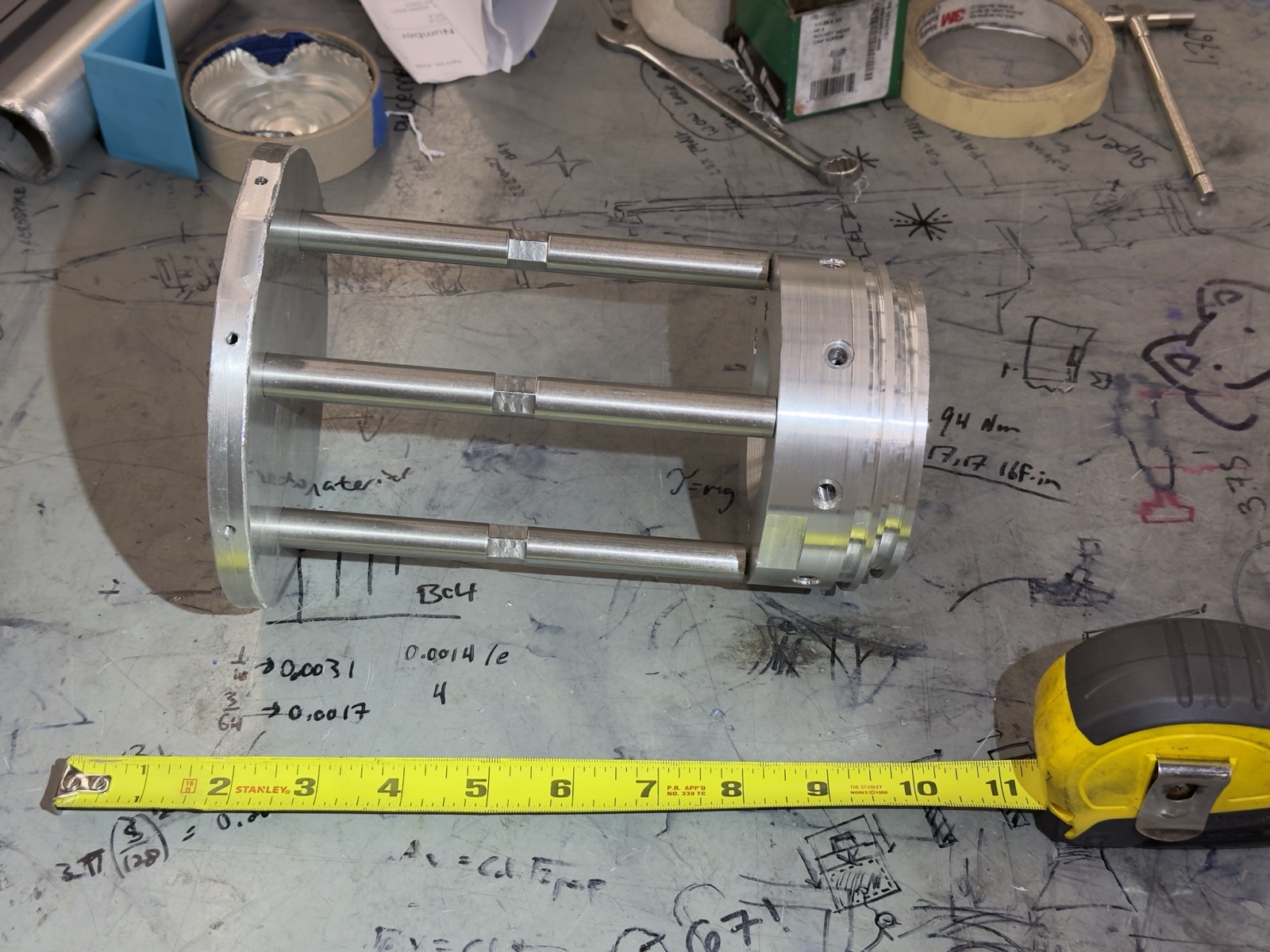 Load cell stand-off plate for thrust measurement